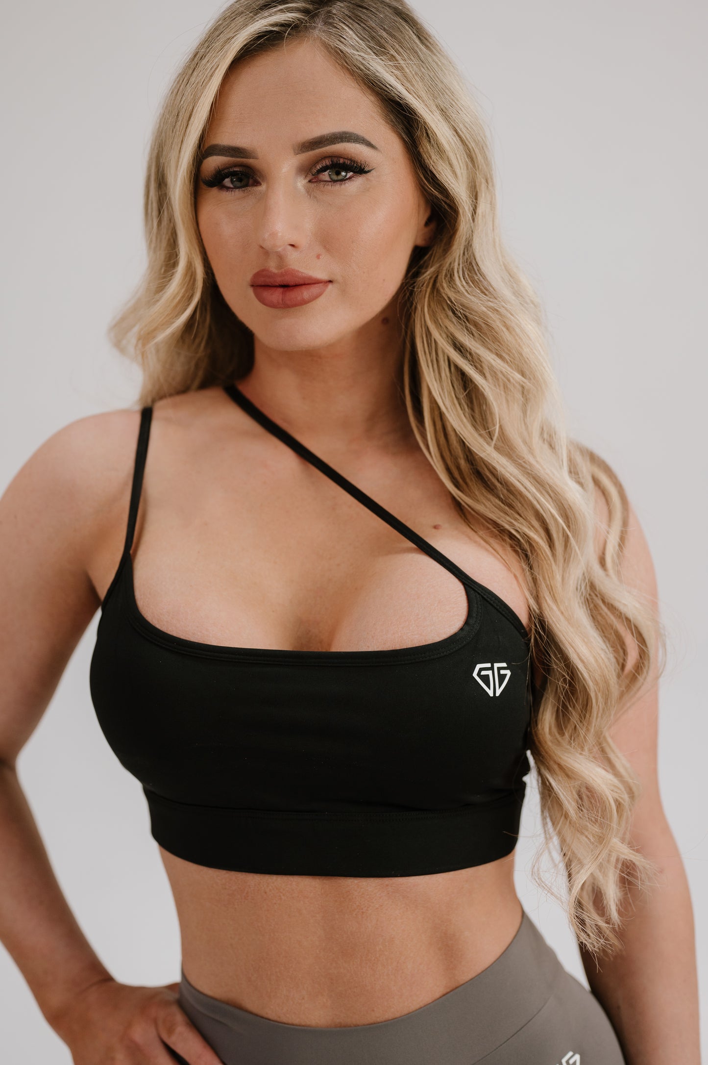 ''ILLUMINATE STRAP BRA'' - 3x2